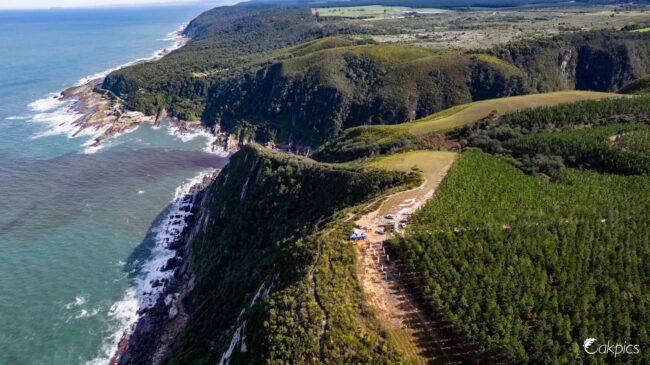 The water points on Stage 1 are superbly located, overlooking the Indian Ocean. Photo by Oakpics.com.
